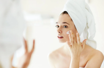 How to Use Glycolic and Salicylic Acids for Healthier Skin