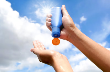 Does Daily Sunscreen Still Allow Enough Vitamin D Production Safely?