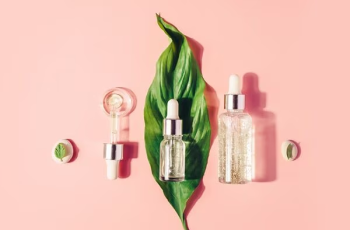 Can You Use Vitamin C and Hyaluronic Acid Together Safely?