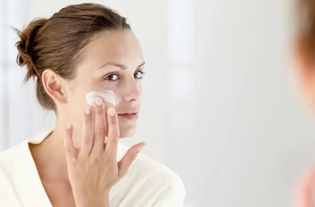How to Use Moisturizer Properly for Smooth, Hydrated Winter Skin