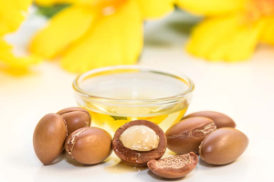 The Golden Skincare Oil: How Argan Nourishes Sensitive Skin