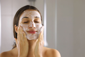 Best Creams, Serums, and Moisturizers for Rosacea: A Complete Guide